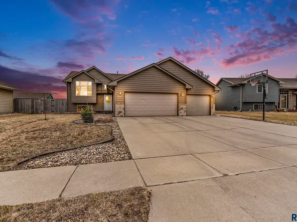 507 Rosewood Dr, Harrisburg, SD 57032