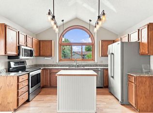 7135 Upper 157th St W, Apple Valley, MN 55124