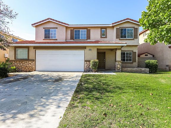 3rd image of 15584 Caravelle Ave