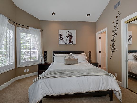 4th image of 20650 4th St APT 3