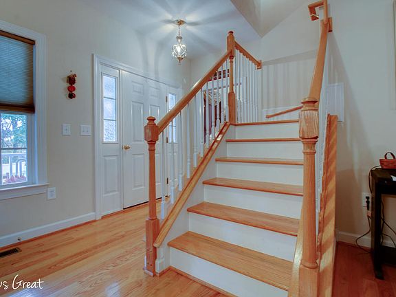 5th image of 1820 Parker Ln