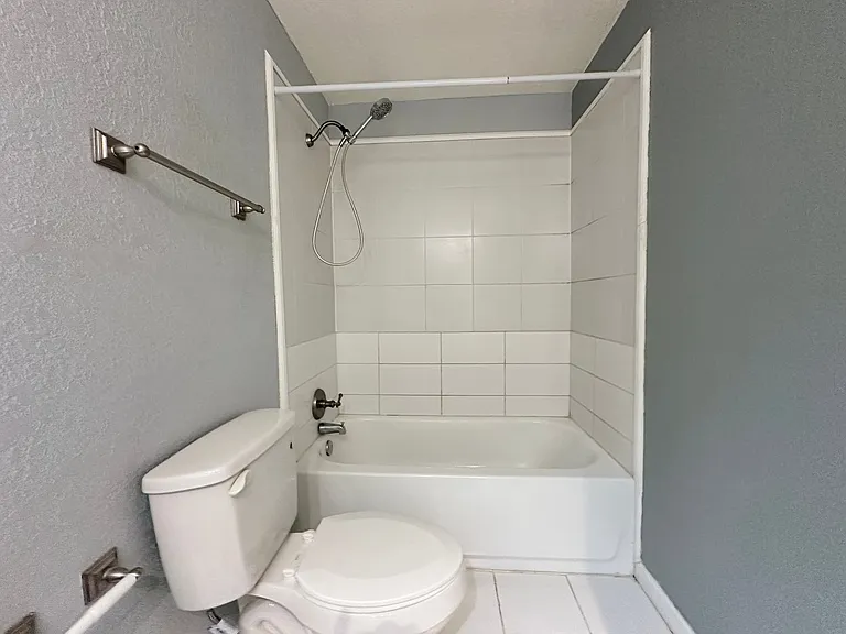 1801 Glendale Dr — Photo 30