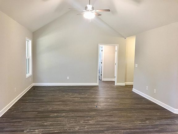 4th image of 115 Blue Grass Dr