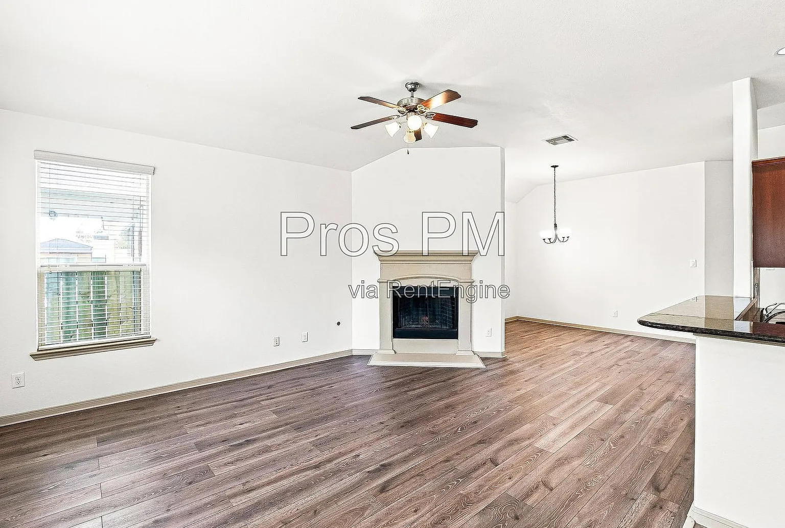 3 bed, 2.0 bath, 1868 sqft, $2,550 — Photo 2