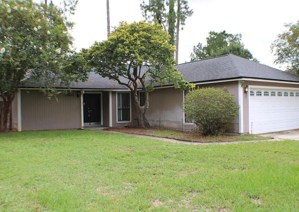 1st image of 10315 Docksider Dr E