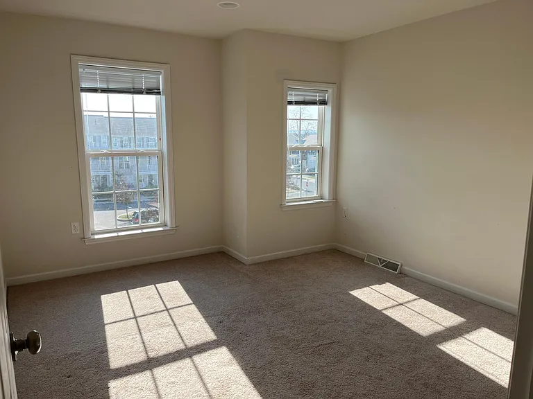 532 Rayburn Ct — Photo 11