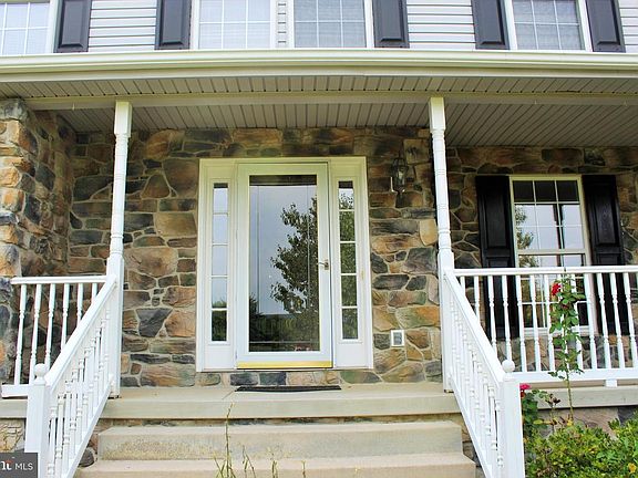 4th image of 832 Deer Mountain Dr