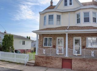 208-210 S Beech St, Mount Carmel, PA 17851