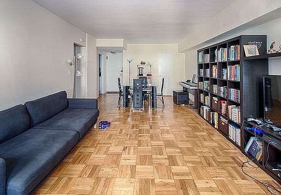 3rd image of 136 E 56th St APT 12K