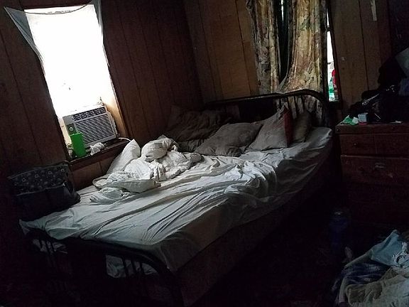 2nd image of 125 Bradley St