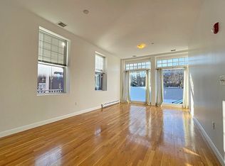 13 Barton Sq #1F, Salem, MA 01970