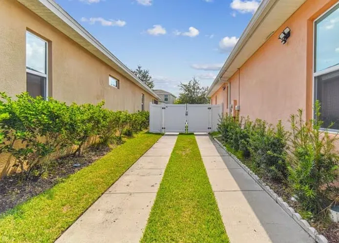 5200 Suncatcher Dr — Photo 25