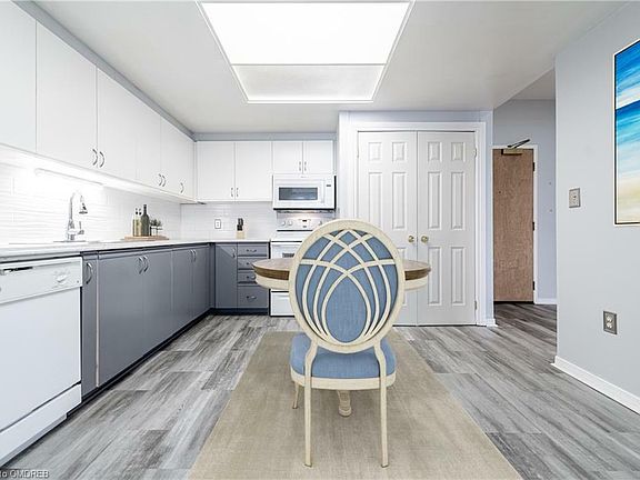 5th image of 105 Bagot St #102