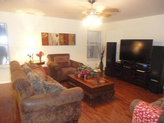 2nd image of 1717 Aransas Pass Dr