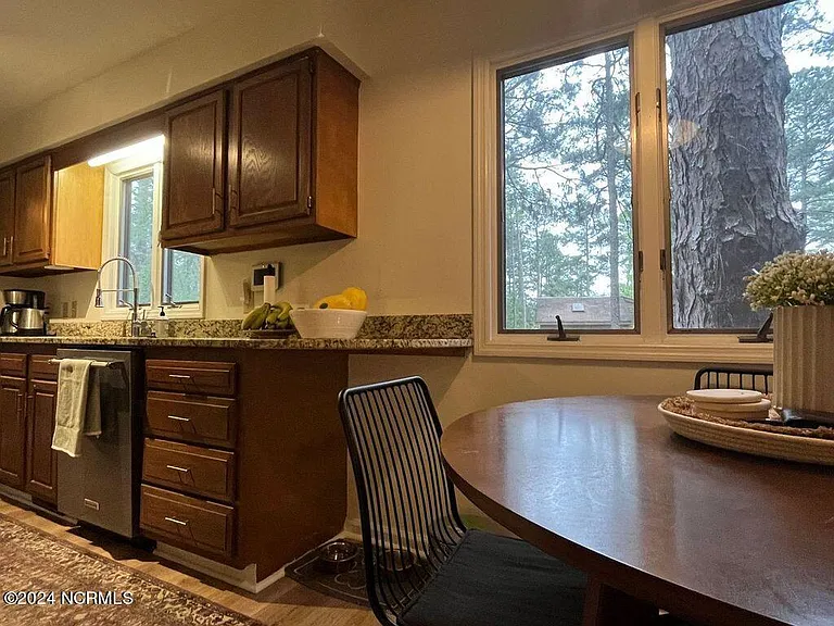 220 Drumar Ct — Photo 11