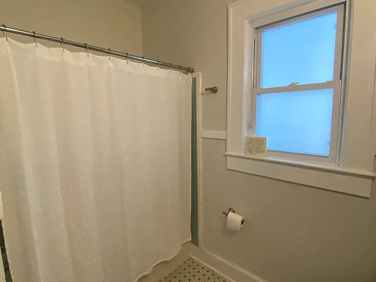 514 E College Ave — Photo 11
