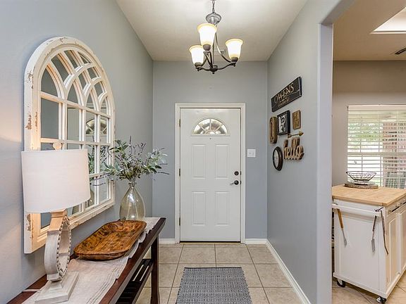 5th image of 205 Colony Lake Ln
