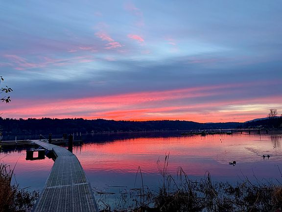 3rd image of 4050 W Lake Sammamish Pkwy NE Unit 204