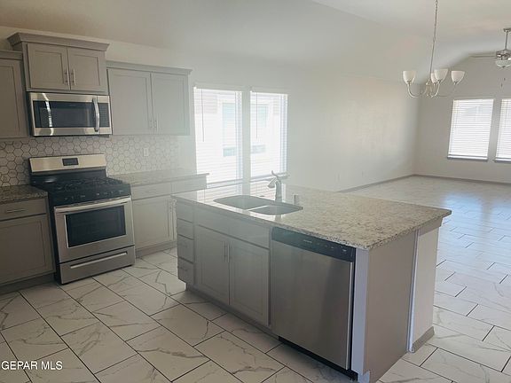 4th image of 1084 Sky River St