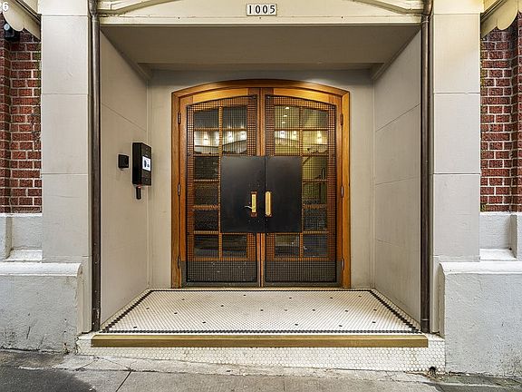 4th image of 1005 SW Park Ave Unit 501