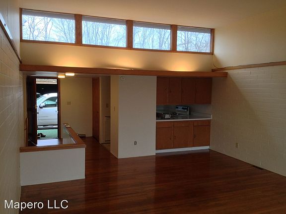 3rd image of 2654 University Ave APT G