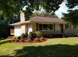 1500 Circle Dr, Burnsville, MN 55337