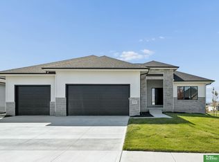 11714 S 124th Ave, Papillion, NE 68046