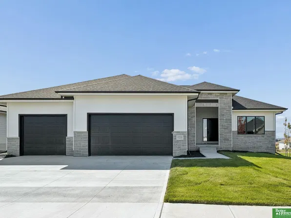 11714 S 124th Ave, Papillion, NE 68046