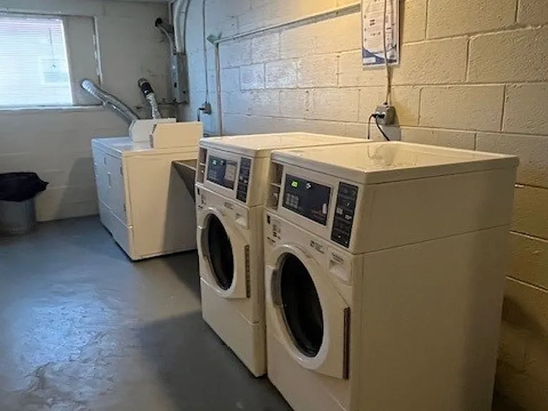 Lincoln Crossing Apartments — Photo 30