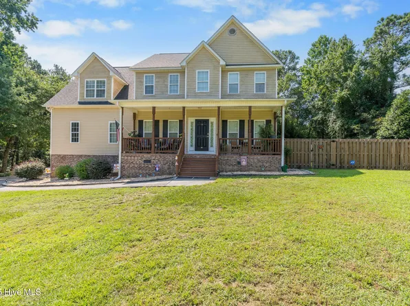 288 Morgan Cove Drive, Burgaw, NC 28425