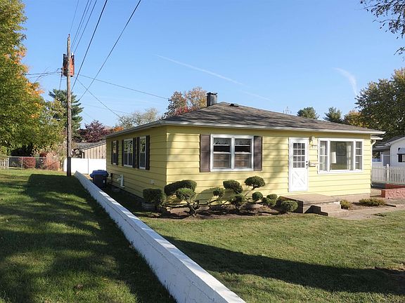 3rd image of 257 Benner Ave
