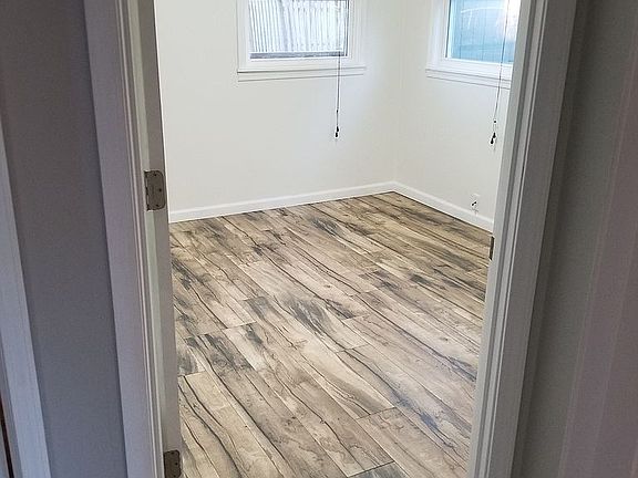 5th image of 336 Nora St SE