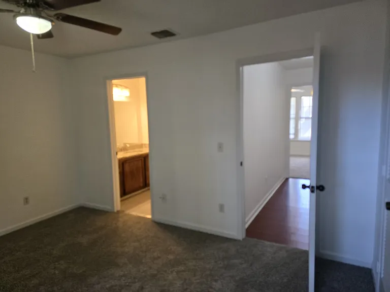 2218 Timberwood Cir N — Photo 26