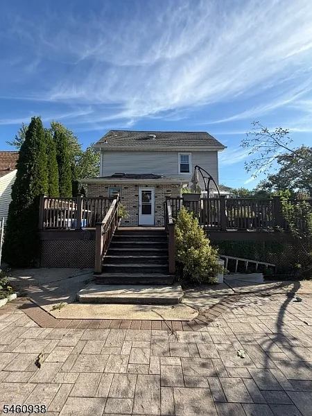 4 bed, 2.5 bath, $3,800 — Photo 2