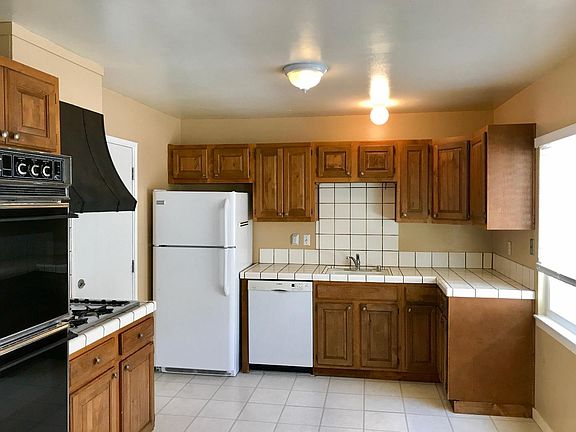4th image of 18709 Devon Ave