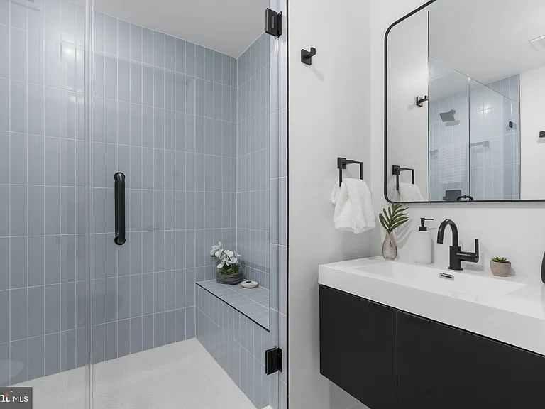 1602 Locust St #4-401 — Photo 21