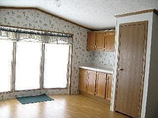 3rd image of 615 Deerlodge Trl