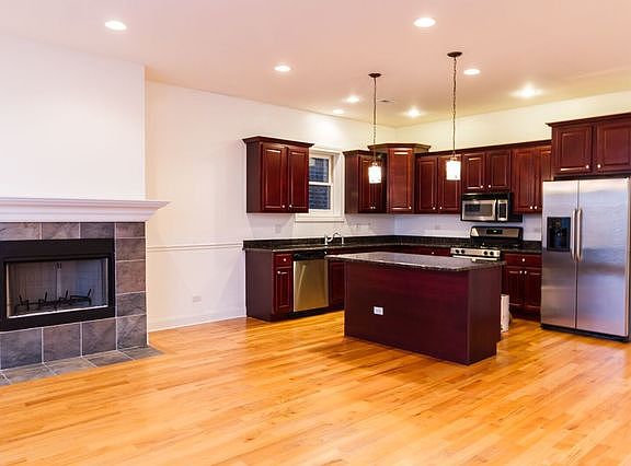 3rd image of 4828 S Saint Lawrence Ave Unit 3