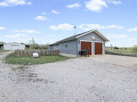 4th image of 425 Hamilton Rd