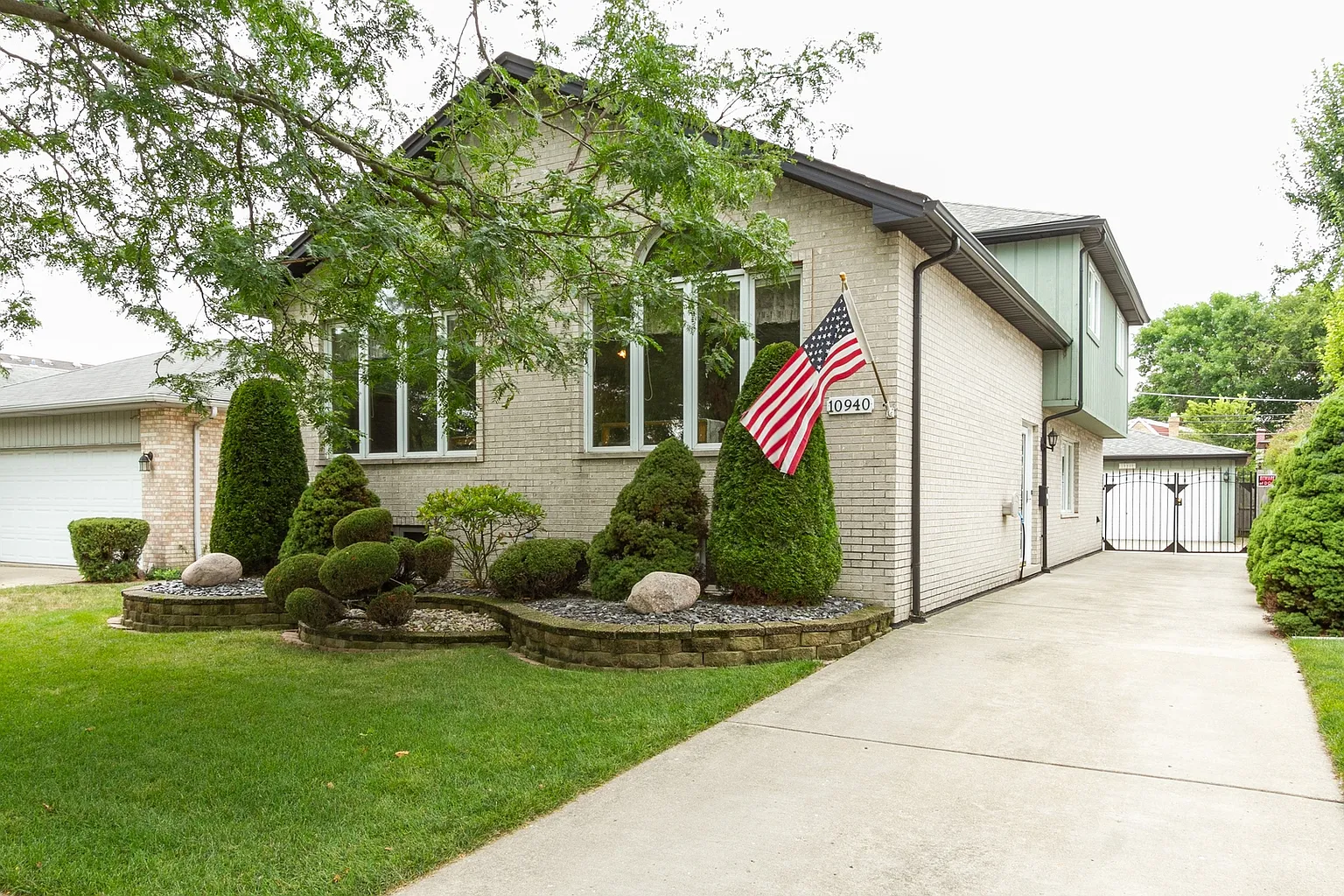 10940 S Avenue E photo 1