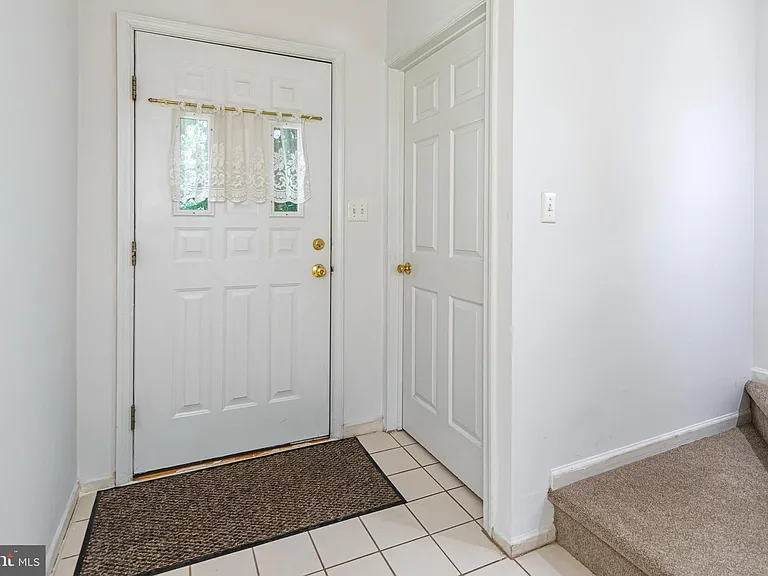 50 Grant Way — Photo 4