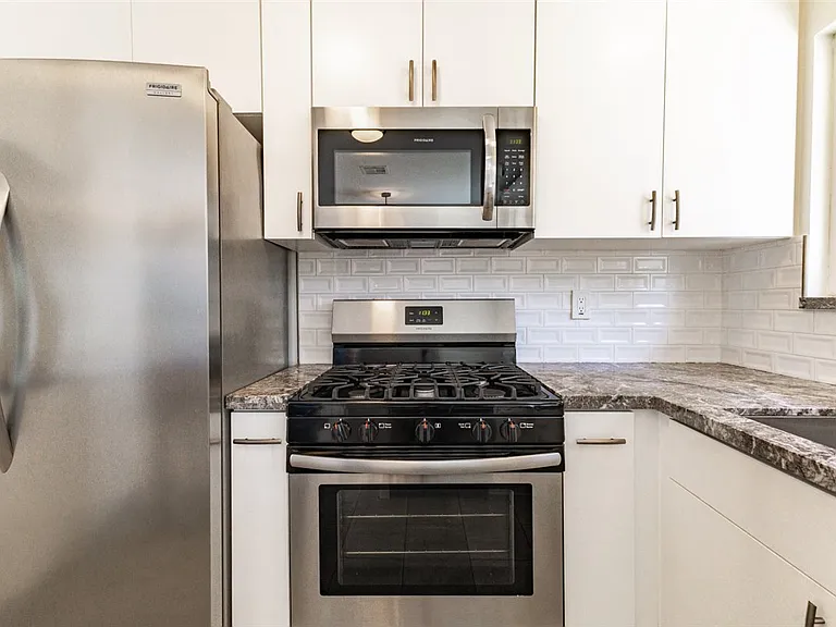 6547 Radcliffe Dr — Photo 10