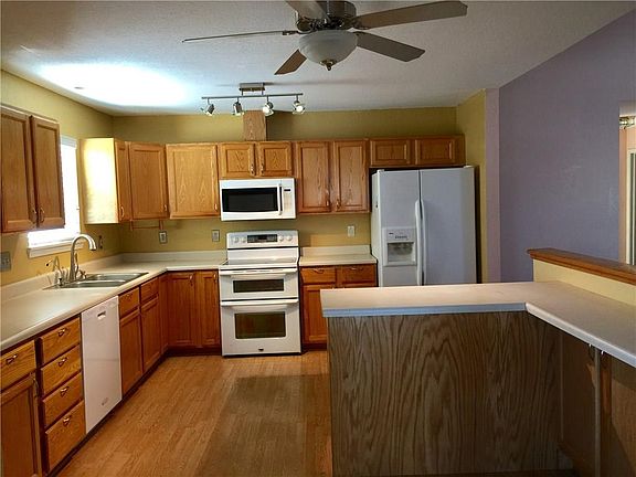 4th image of 8582 Eagles Nest Dr