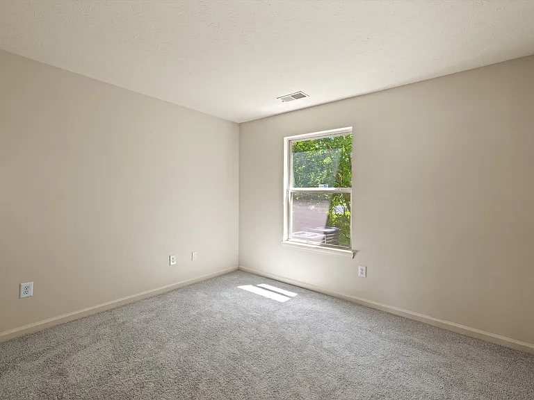 Autumn Woods Apartments — Photo 62