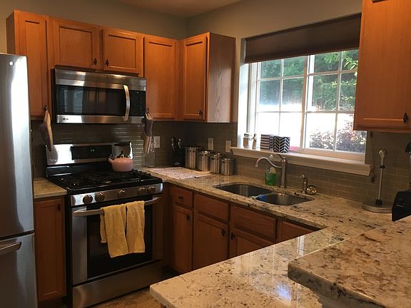 2nd image of 207 Swanee Ln