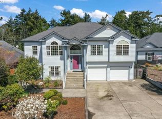 871 8th St, Florence, OR 97439