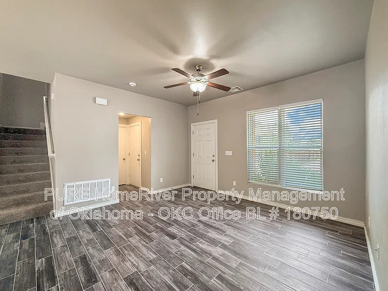 3 bed, 2.5 bath, 1179 sqft, $1,500 — Photo 3