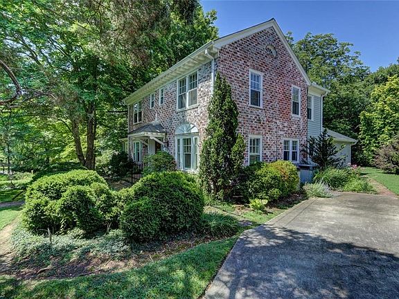 5th image of 1607 Courtland Ave