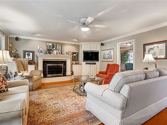5th image of 3220 Tolmas Dr