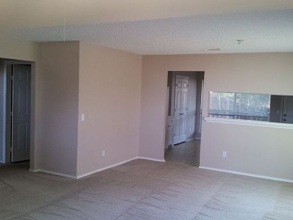 4th image of 835 Sonora Ln